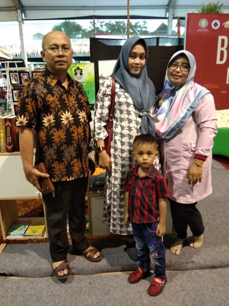 Meriahkan Hari Jadi Kota Pontianak, Perpustakaan IAIN Pontianak Ikuti Book Bazar dan Literasi