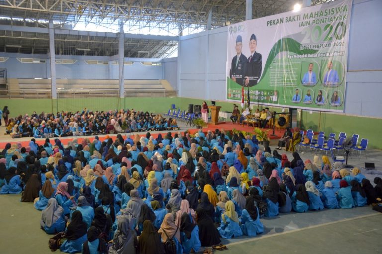 Rektor Melepas 1.012 Mahasiswa Mengikuti PBM