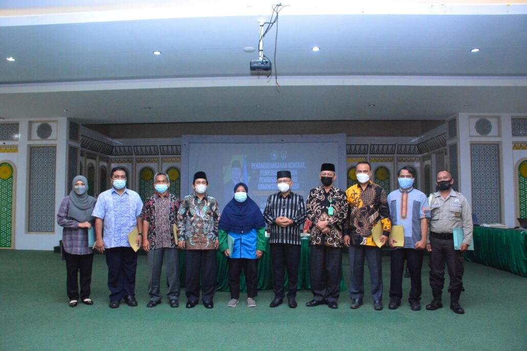 Penyerahan-SK-dan-Pembinaan-Pegawai-Administrasi-Non-ASN-IAIN-Pontianak