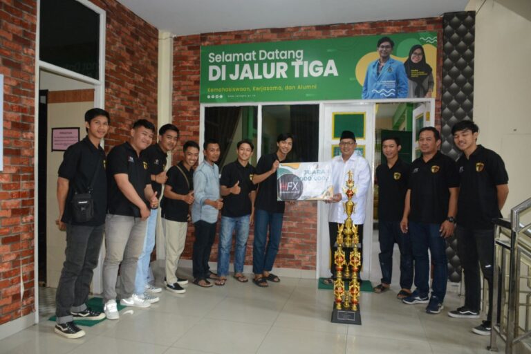 Warek III Serahkan Penghargaan Futsal League 2022, Ajak Ormawa Dukung Akreditasi IAIN Pontianak