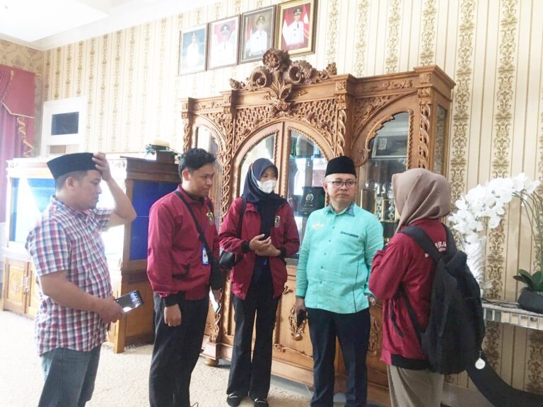 Rektor Kunjungi Posko KKL Desa Tanjung Lay, Wujudkan KKL di Setiap Kabupaten di Kalbar