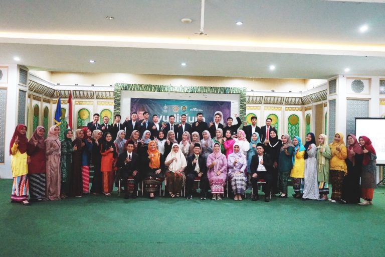 Yudisium FUAD Hebat, Penuh Prestasi Hingga Sarjana Berakhlak Mulia