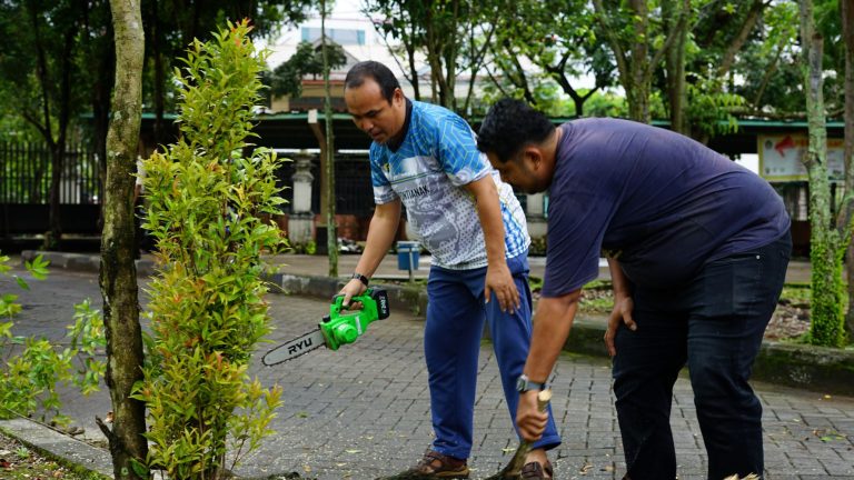 Implementasi 9 Pilar Semangat Kerja, IAIN Pontianak Gotong Royong Jaga Kebersihan Kampus