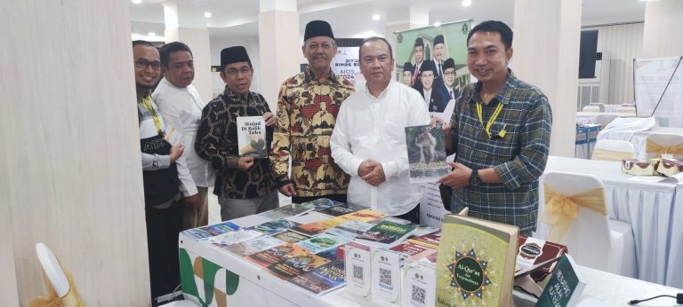 Unik, Expo AICIS 2024 IAIN Pontianak Pamerkan Karya Tulis Seputar Borneo 
