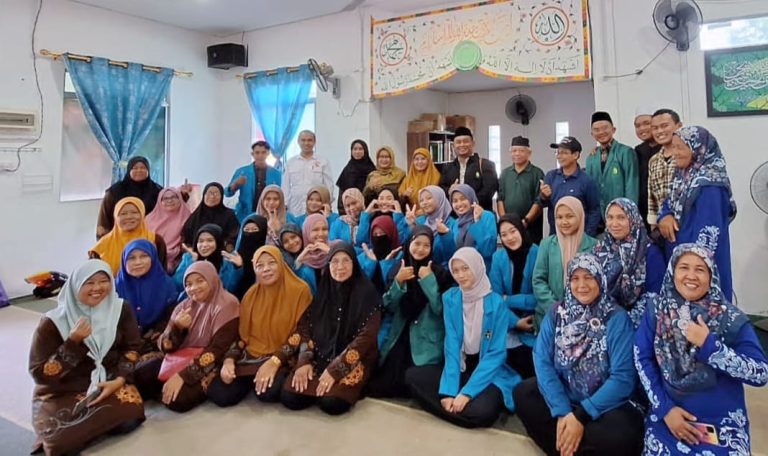 Pengabdian kepada Masyarakat Mahasiswa FUAD IAIN Pontianak di Kampong Temaga Dayak, Sarawak 