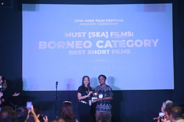 Prestasi Gemilang Dosen IAIN Pontianak Haris Supiandi, Raih Best Short Film di Mini Film Festival Kuching Malaysia